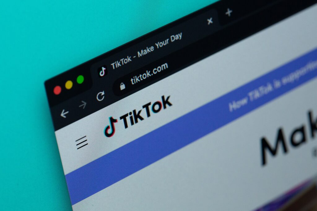 TikTokアプリ外で10分以内の動画を撮影してTikTokで投稿する